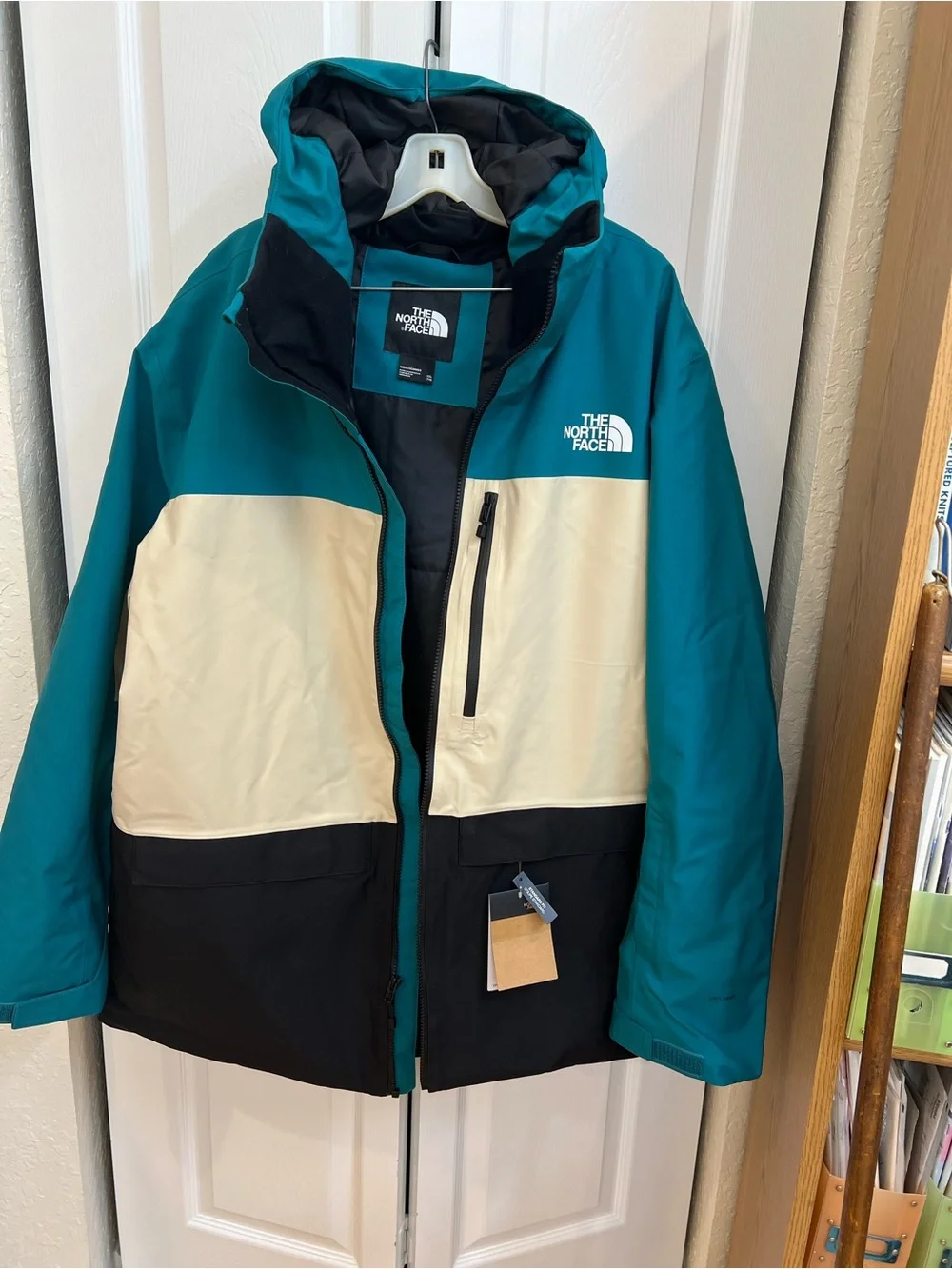 The North Face Men's Teal, Cream & Black Colorblock Ski Jacket